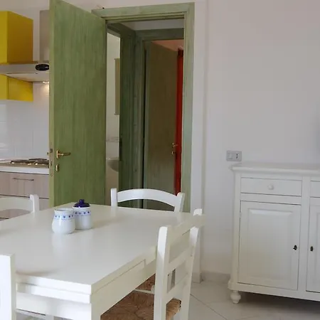Iris Apartment *