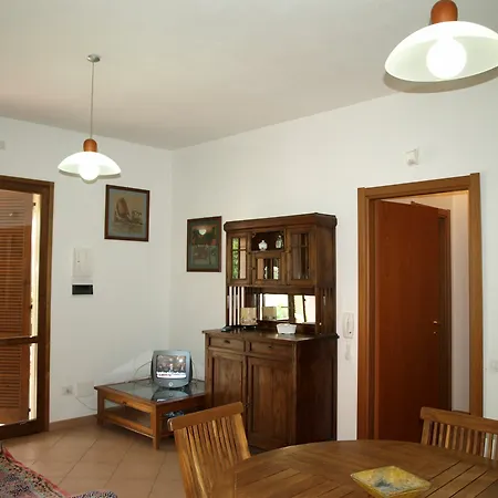 Iris Apartment *