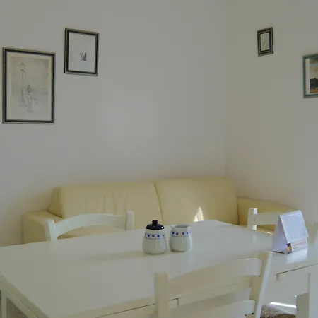 Iris Apartment